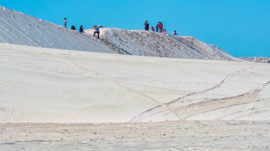 Lancelin, WA - Avustralya 05-27-2023. Lancelin, Avustralya 'nın önde gelen kum sörfçülerinden biri ve Perthin' in merkezine sadece 85 dakikalık mesafede. Lancelin 'de kum sörfü ucuz ve eğlenceli.