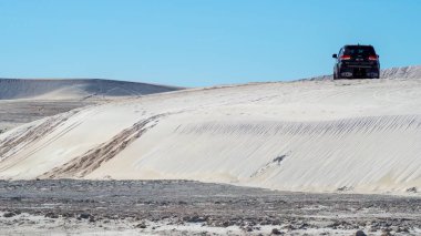 Lancelin, WA - Avustralya 05-27-2023. Lancelin, Avustralya 'nın önde gelen kum sörfçülerinden biri ve Perthin' in merkezine sadece 85 dakikalık mesafede. Lancelin 'de kum sörfü ucuz ve eğlenceli.