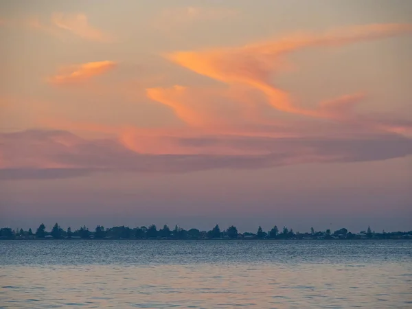 Zonsondergang Uitzicht Long Point Warnbro Bay Met Wispy Wolken Achtergrond Stockfoto
