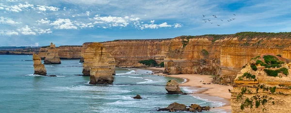 Apóstoles Magníficas Pilas Rocas Que Elevan Majestuosamente Desde Océano Austral —  Fotos de Stock