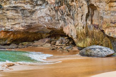 Loch Ard Gorge, Port Campbell Ulusal Parkı 'nın bir parçasıdır.
