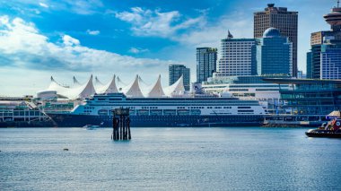 Vancouver, British Columbia / Canada - 07/02/2015. Zaandam gemisi, Alaska gezisinden döndükten sonra Vancouver Limanı 'ndaki Kanada Limanı' nda demirledi..