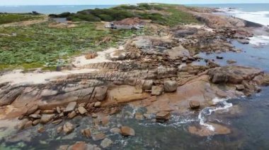 Augusta, WA - Avustralya 12-10-2022 Cape Leeuwin Deniz Feneri, Augusta 'nın tehlikeli güney batı kıyılarındaki gemilerinin korunmasına yardım etmek için ihtişamlı bir şekilde nöbet tuttu..