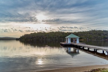 Walpole, WA - Avustralya - 03-12-2025 Nornalup Inlet, Avustralya 'nın güney batı kıyısında bulunan bir su kütlesi.