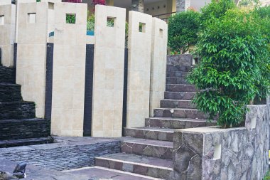 Çok katlı evler için merdiven inşa modeli