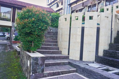 Çok katlı evler için merdiven inşa modeli