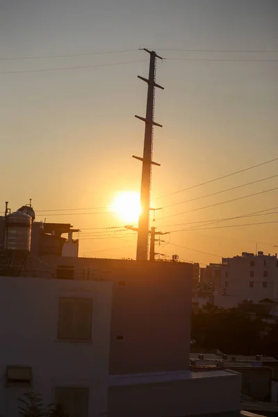 Zachód Słońca Cieniem Biegunów Domów Elektrycznych — Zdjęcie stockowe