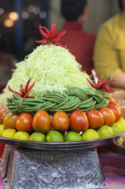Yeşil papaya salatası ho thi ky sokak yemekleri, ho chi minh şehri, Vietnam 'da sergilenir.