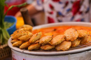 Ho Chi Minh City, Vietnam 'daki şu lezzetli yengeç çorbasına bak.