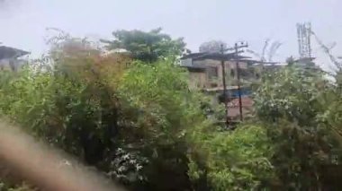 Trenin İçinde Şehir Görünümü 