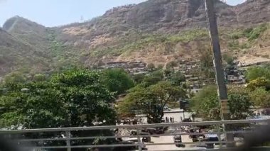 Dağ ve Yeşil Doğa Görünümü Trenin içinden