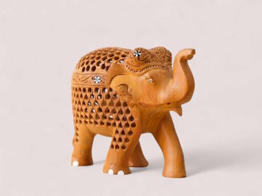 Ev Şovu ve Dekorasyon İçin Kahverengi Tahta Küçük Tasarımcı Heykeli