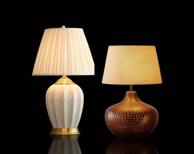 Klasik ve Rustik Masa Lambaları: Karşıtlıkta Bir Çalışma