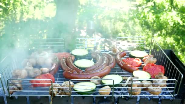 Fried Sausages Vegetables Mushrooms Smeared Cooking Brush Grilled Sausages Grilling — Αρχείο Βίντεο