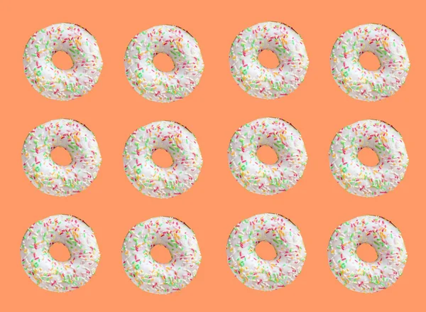 Padrão Feito Donuts Anel Com Esmalte Branco Centenas Milhares Coloridos — Fotografia de Stock