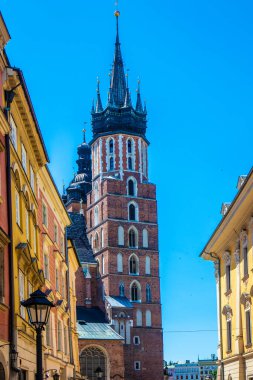 Saint Mary Bazilikası 'nın dışı, Polonya' nın Krakow kentindeki Ana Pazar Meydanı 'ndaki Gotik kilisesinin tuğlası.
