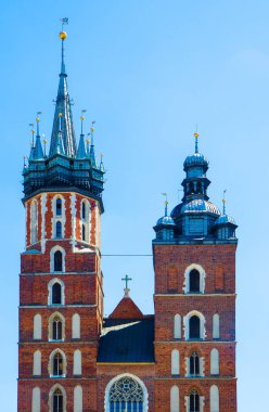 Saint Mary Bazilikası 'nın dışı, Polonya' nın Krakow kentindeki Ana Pazar Meydanı 'ndaki Gotik kilisesinin tuğlası.