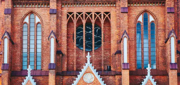 Polonya 'nın Bialystok şehrinde Kutsal Bakire Meryem' in Varsayımının Gotik Uyanış Katedrali Bazilikası