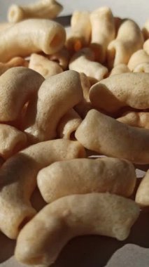 Çıtır çıtır, orjinal aromalı, hafif ve lezzetli bir makarna. Her zaman, her yerde atıştırmak için mükemmel..