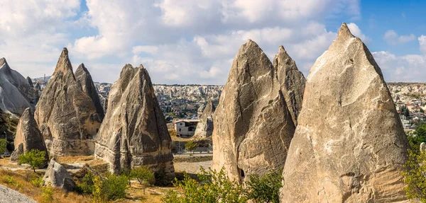 Panoramisch Uitzicht Kegelvormige Rotsformaties Goreme Turkije Goreme Staat Bekend Zijn — Stockfoto