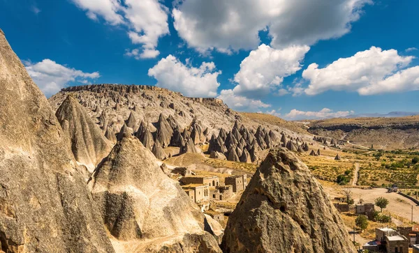 Panoramisch Uitzicht Kegelvormige Rotsformaties Selime Cappadocië Turkije Cappadocië Staat Bekend — Stockfoto
