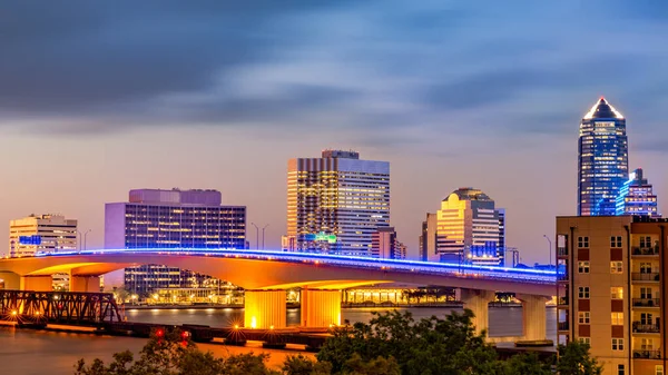 Lange Belichtung Der Skyline Von Jacksonville Florida Und Der Acosta — Stockfoto
