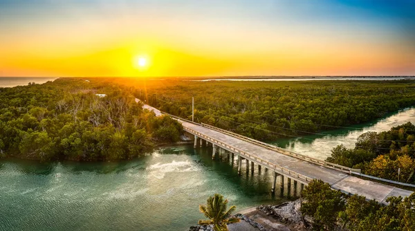 Sugarloaf Saddlebungkeys Arasındaki Köprüde Gün Batımı Sugarloaf Creek Üzerinde Florida — Stok fotoğraf