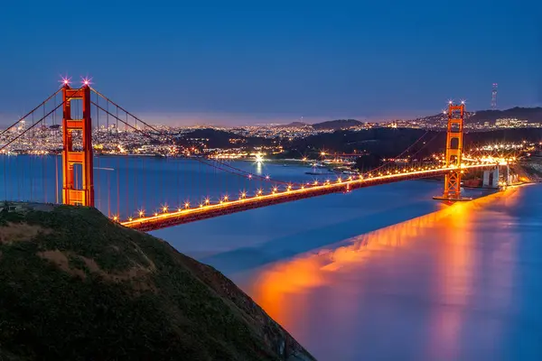 Golden Gate Bridge Dusk Golden Gate Bridge Suspension Bridge Spanning — Stock Photo, Image