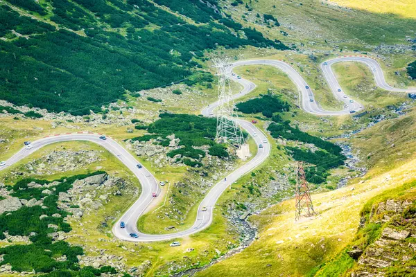 从空中俯瞰横贯大西洋的交通 横贯罗马尼亚喀尔巴阡山脉是世界上最壮观的山路之一 — 图库照片