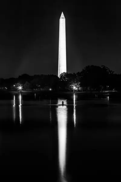 Washington Monument Gespiegeld Het Spiegelende Zwembad Washington Rechtenvrije Stockafbeeldingen