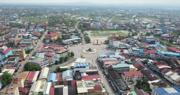 Aerial Orbital Shot Revealing Kampot City His Traffic Circle — Stock Video