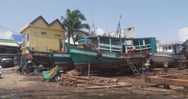 Sihanoukville Cambodia 2023 Workers Fishing Boats Being Repair Fishing Boat — Stock Video