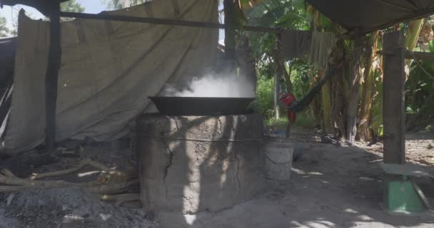 Fabricantes Tradicionales Palma Azúcar Khmer Wok Cocinar Fuego Leña Abierta — Vídeos de Stock