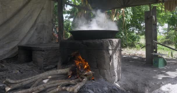 Fabricantes Tradicionales Palma Azúcar Khmer Wok Cocinar Fuego Leña Abierta — Vídeos de Stock