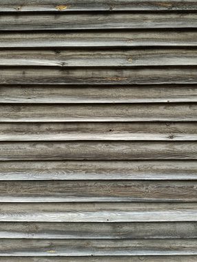 Polonya 'nın batısındaki aga şehrinin tepesindeki mezarlık. Eski mezar taşları görünür, gökyüzü bulutsuz..