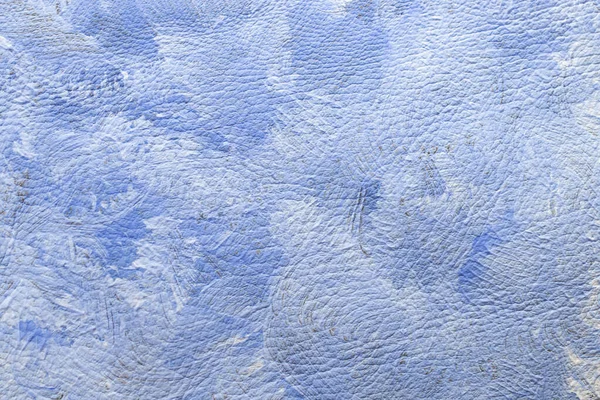 Weiße Und Blaue Ölfarben Auf Lederstruktur Verschmiert Abstrakter Hintergrund Nahaufnahme — Stockfoto