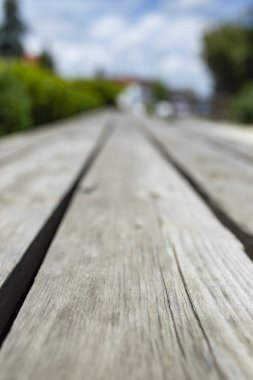 Paralel yıpranmış ahşap tahtalar, ürün ekran arkaplanı, yumuşak odaklanma 