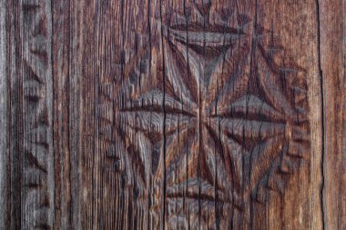 Çok eski kırık ahşap, çok az oyma deseni var, yumuşak odaklı, yakın odaklı.  