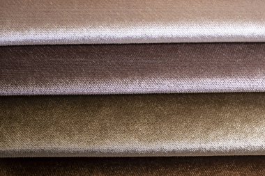 Kadife döşeme kumaşlarının renkli örnekleri. Mobilya için gri gözlük örnekleri  