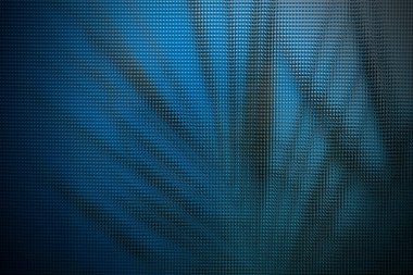 Koyu mavi arkaplanda egzotik palmiye yaprakları, kıvrımlı cam dokusunda bitki siluetleri, soyut arkaplan  