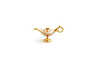 Aladdin 'in cin lambası, beyaz üzerine izole edilmiş minyatür dekorasyon.  