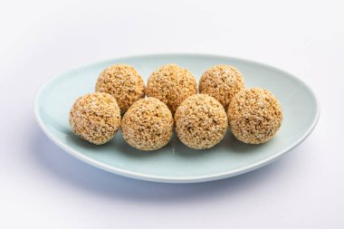 Amaranth laddu ya da Rajgira laddoo kraliyet tahılını kullanarak yapılan çikolatalı küresel tatlı toplar da denir.