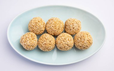 Amaranth laddu ya da Rajgira laddoo kraliyet tahılını kullanarak yapılan çikolatalı küresel tatlı toplar da denir.