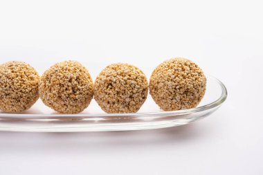 Amaranth laddu ya da Rajgira laddoo kraliyet tahılını kullanarak yapılan çikolatalı küresel tatlı toplar da denir.