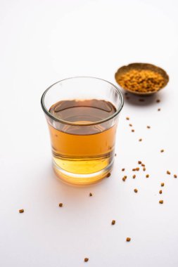 Fenugreek Tohumları veya Methi Dana bir gecede suya batırarak içiyorlar. Hint Sağlık Toniği