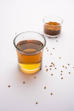 Fenugreek Tohumları veya Methi Dana bir gecede suya batırarak içiyorlar. Hint Sağlık Toniği