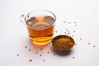 Fenugreek Tohumları veya Methi Dana bir gecede suya batırarak içiyorlar. Hint Sağlık Toniği