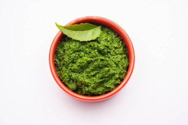 Pudra, macun ve meyve suyu. Azadirachta indica veya yaygın olarak nimtree veya Hint leylağı olarak bilinir.