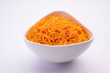 Domates sev kıtır kıtır portakal aromalı tuzlu ve baharatlı kızarmış farsan.