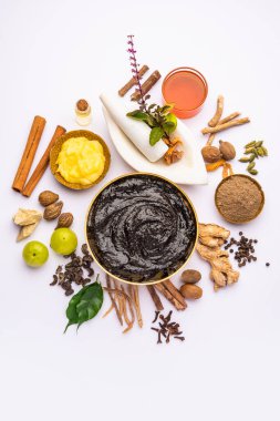 Chyavanprash veya chyawanprash, Hindistan 'da yaygın bir beslenme takviyesi olarak tüketilir.